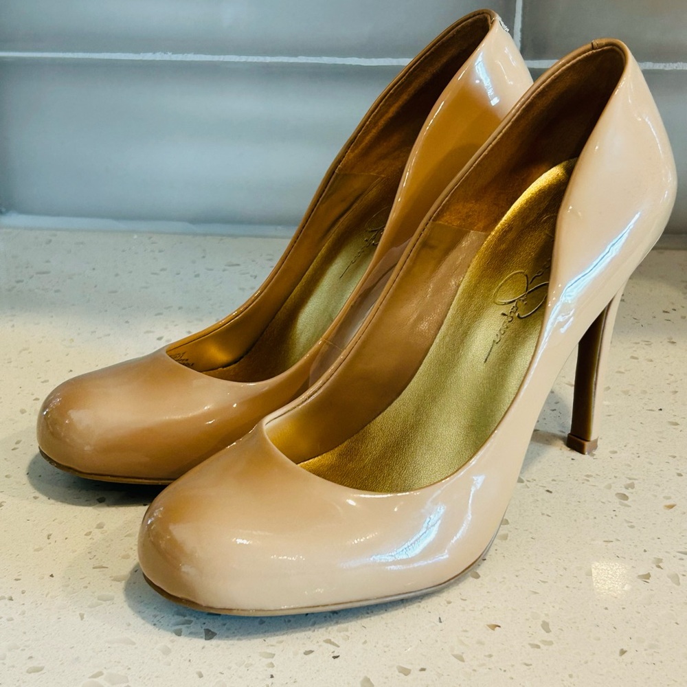 Jessica Simpson Calie Pump in Patent Chai Latte